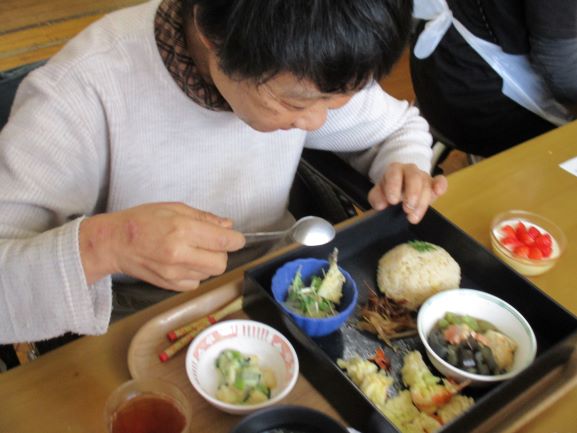 更生園　花見弁当